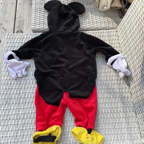 Disney Mickey Mouse 1pc Tux Costume Size 6-9 Months an 12 months - Picture 8 of 12